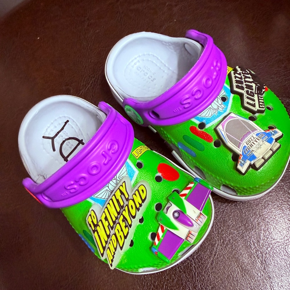 CROCS Kids' Buzz Lightyear Green and Purple Slippers